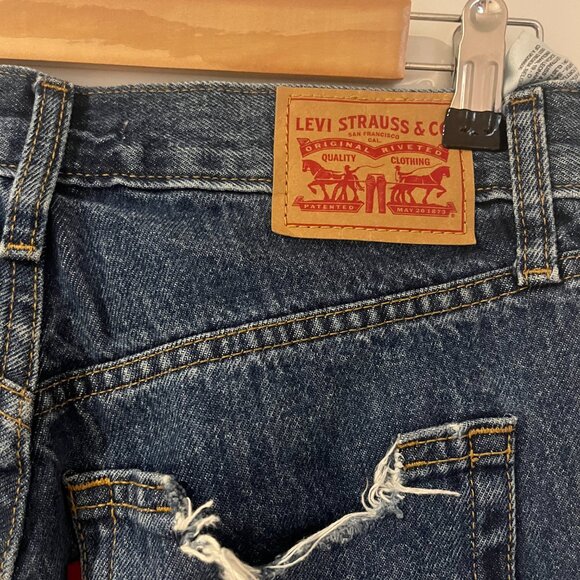 Levis High Waisted Distressed Mom Jean - Picture 4 of 5